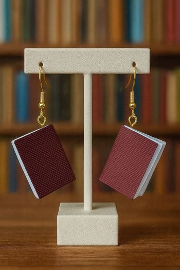 Boucles d’oreilles livres bordeaux