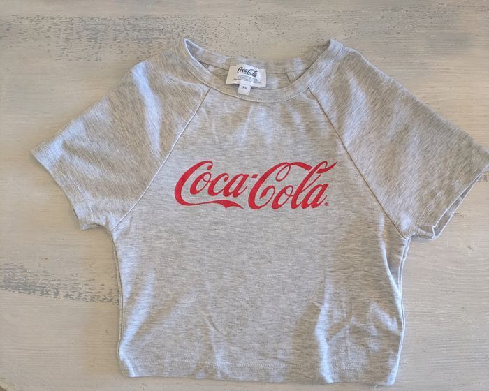 Tee shirt - Jennyfer - Coca cola - XS - Très bon état - photo numéro 1