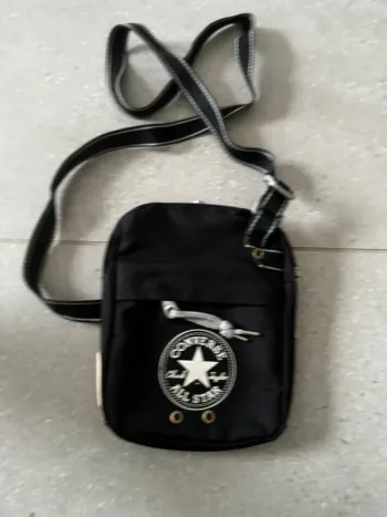 Sacoche à bandoulière Converse, très bon état 14x18cm