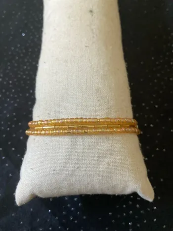 Bracelets dorés brillants