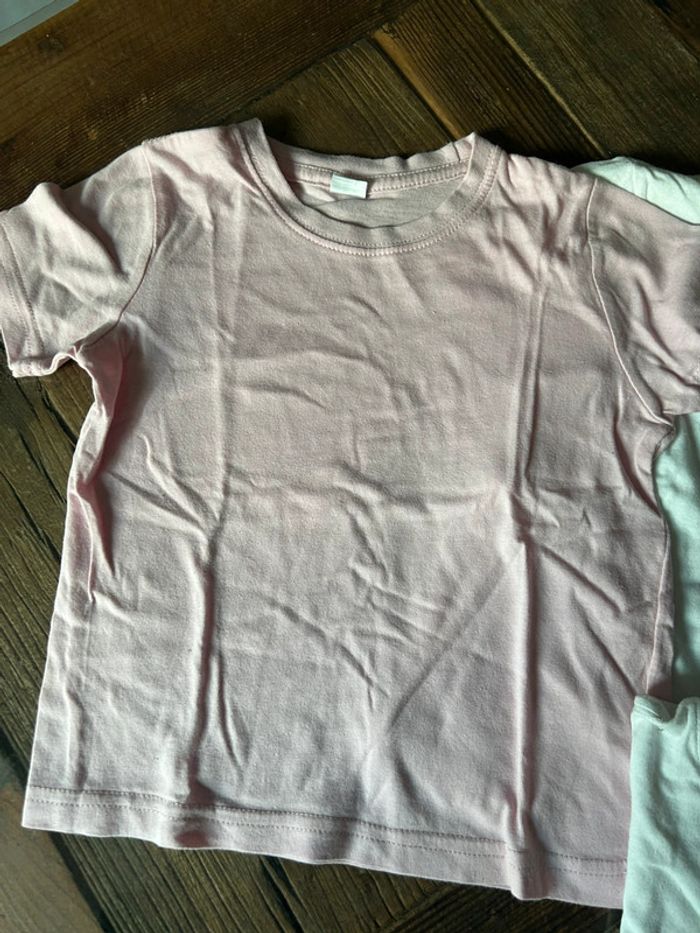 Lot de 4 t-shirts coton blanc et un rose 4/5 ans tissaia - photo numéro 2