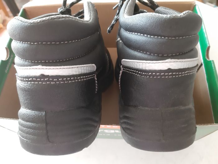 Chaussures de sécurité P38 - photo numéro 3