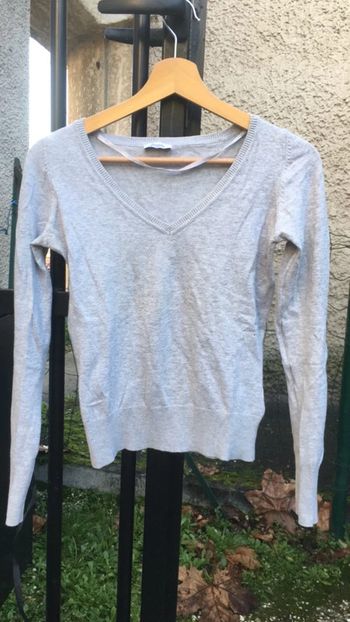 Petit pull d’été gris