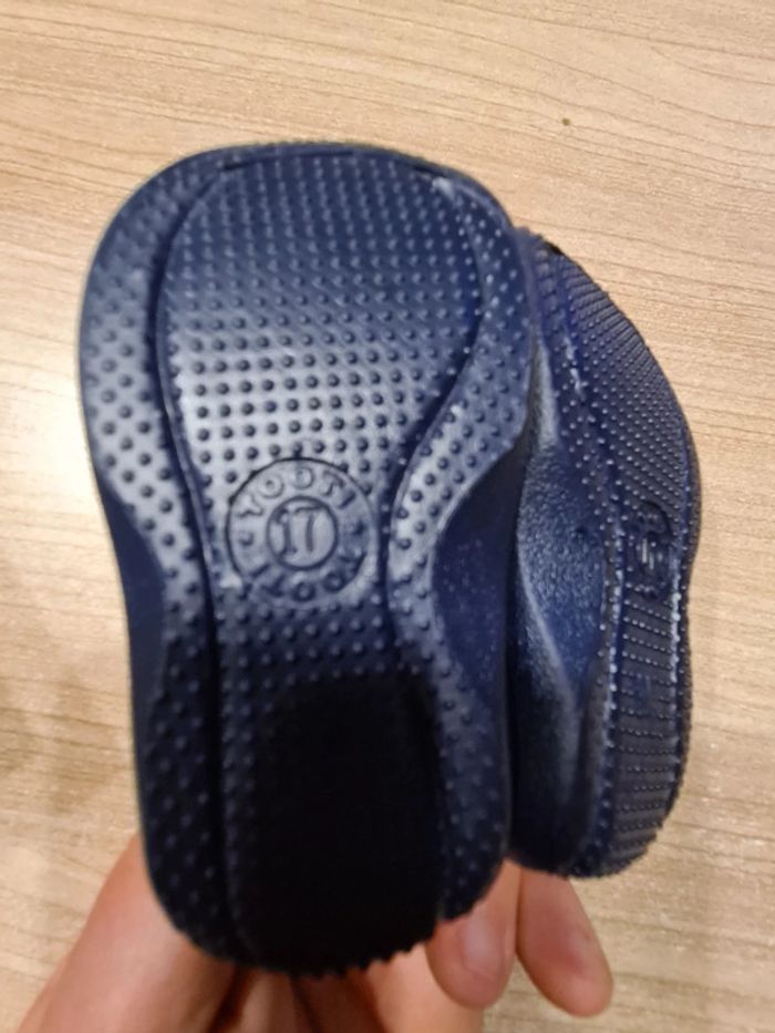Chaussons taille 17 - photo numéro 3