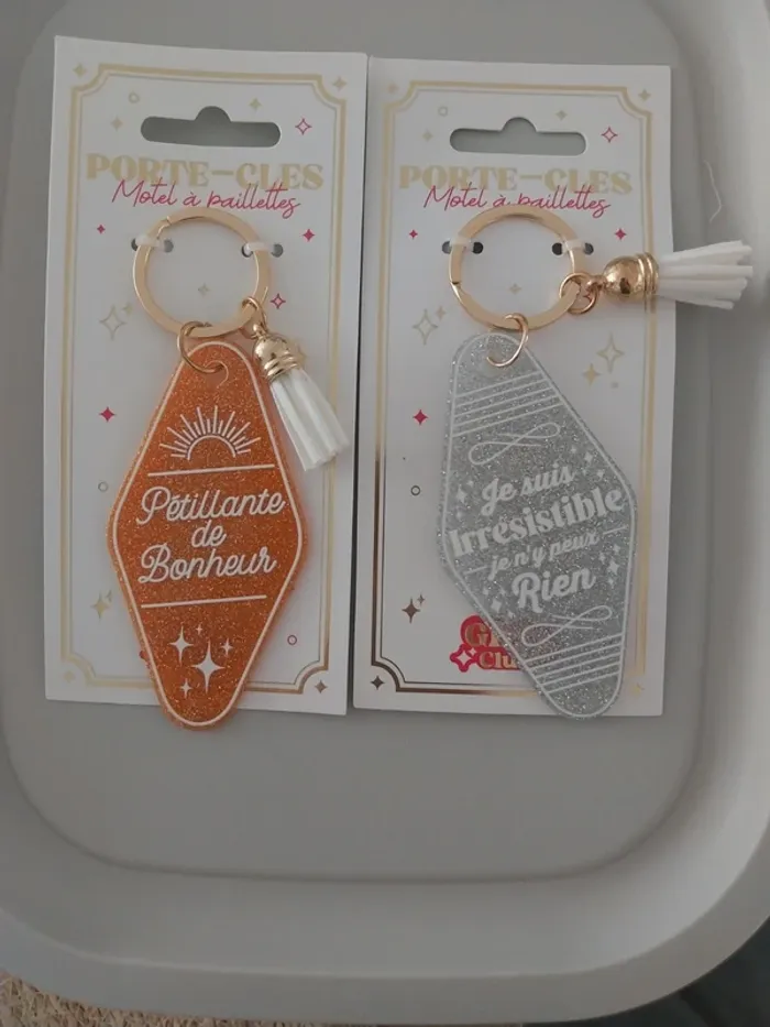 Lots portes-clefs à paillettes