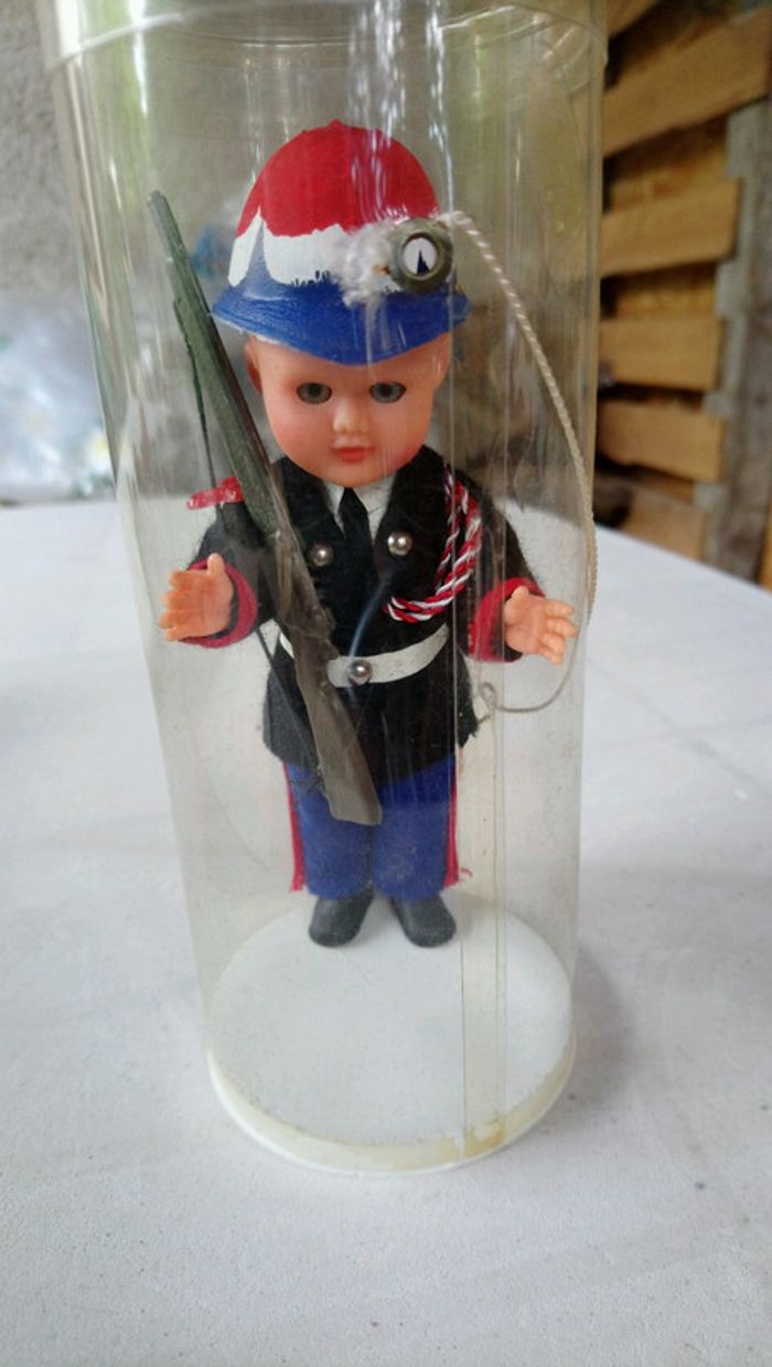 Poupée de collection Monaco