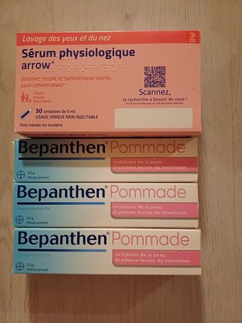 Lot  de 3 bepanthen 30gr et une boîte sérum physiologique