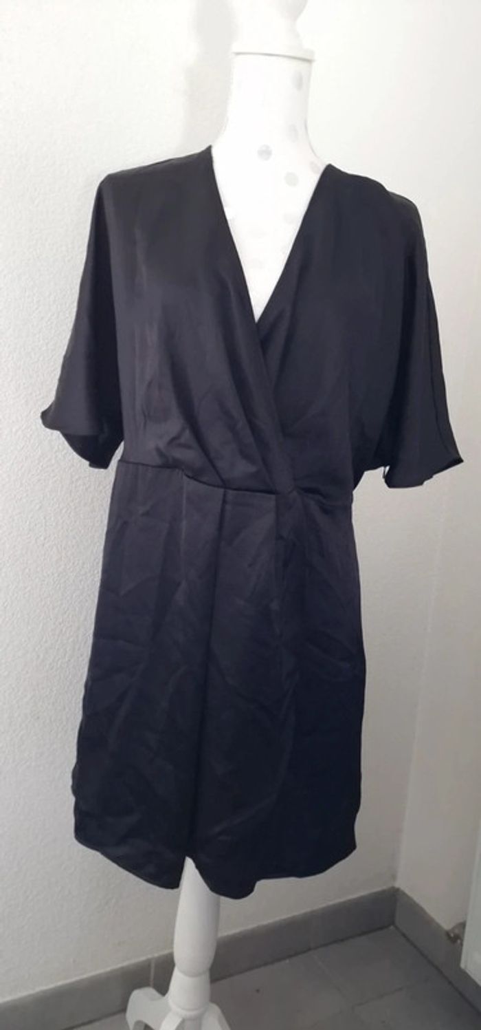 Magnifique robe portefeuilles taille L neuve idéal cadeau fête des mères