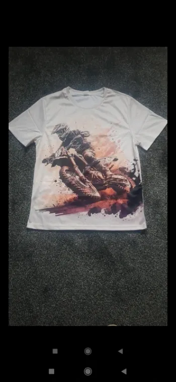 Tee shirt   motif moto taille S neuf