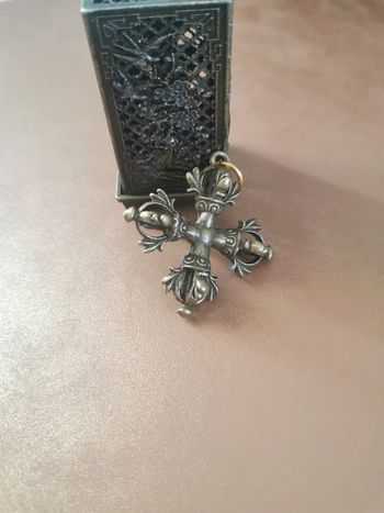 Pendentif de prière bouddhiste
