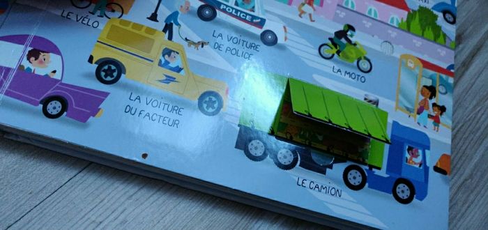 Livre sonore les 12 sons a écouter des volets a soulever - photo numéro 6