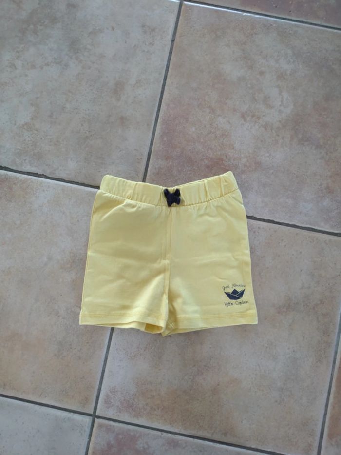Short lupilu taille 2/4 ans