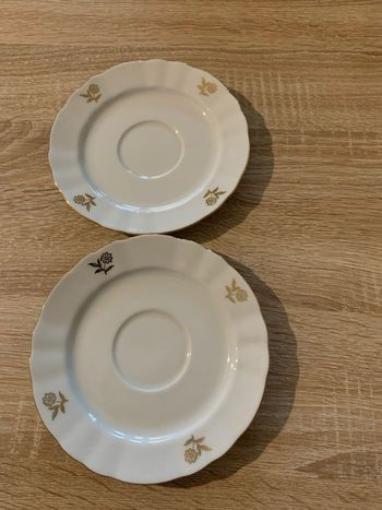 2 petites assiettes motifs fleurs dorées Bavaria