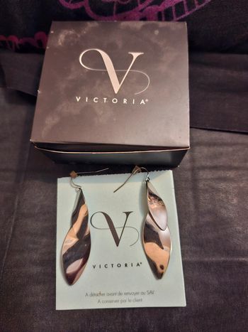 Boucles d'oreilles Victoria - Acier - Motif feuilles élégantes