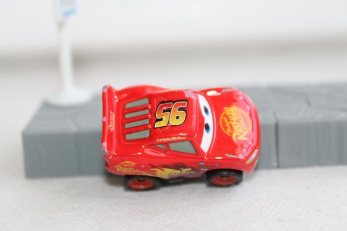 Disney Pixar Mini racer Flash Mc queen - photo numéro 9