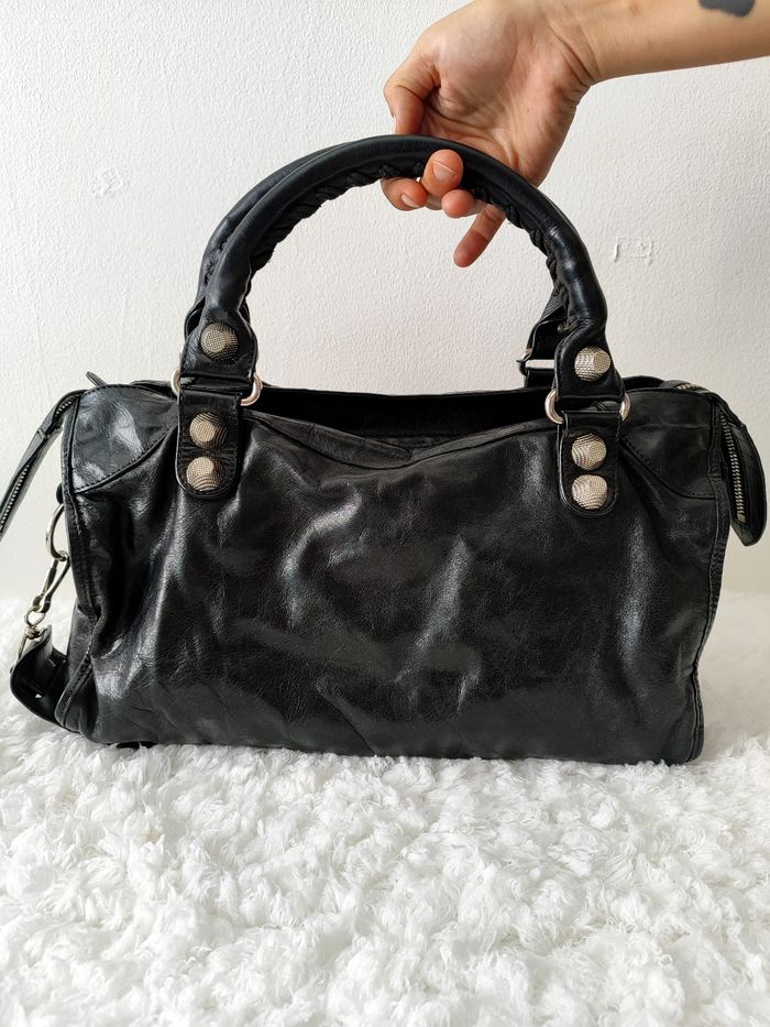 Sac à main Balenciaga modèle City en cuir noir - photo numéro 5