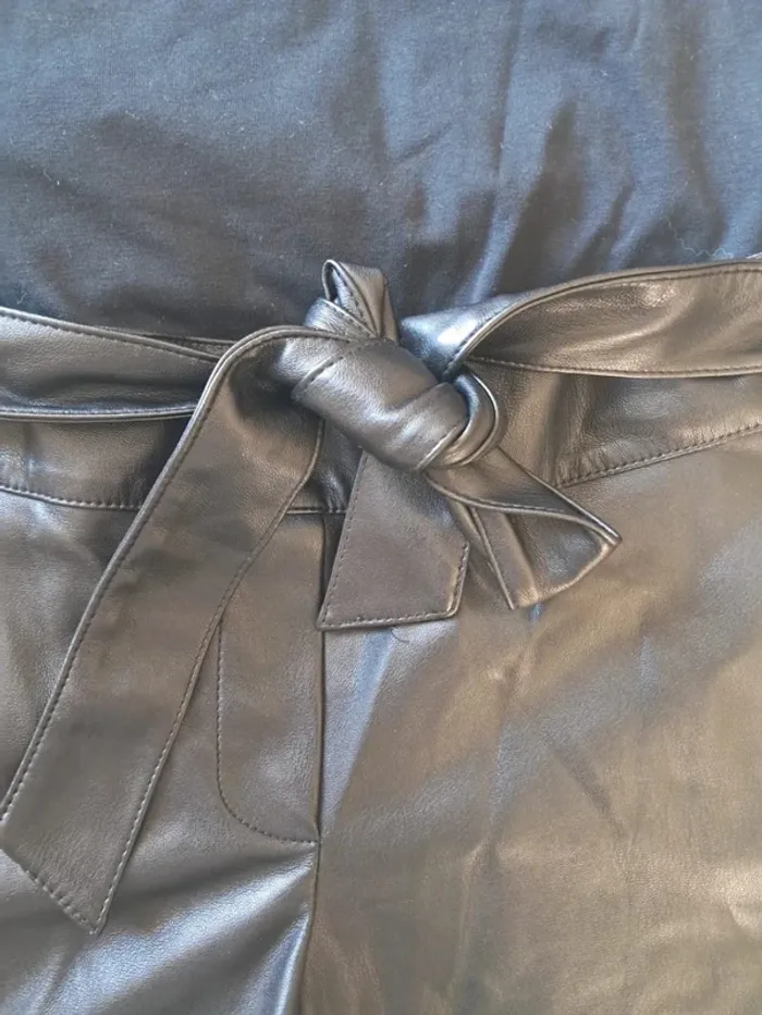 Short maternité simili cuir kiabi 44 - photo numéro 3