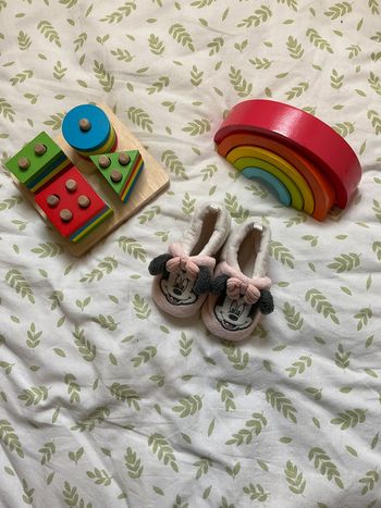 chausson souple de bébé minnie gris et rose 3/6 mois