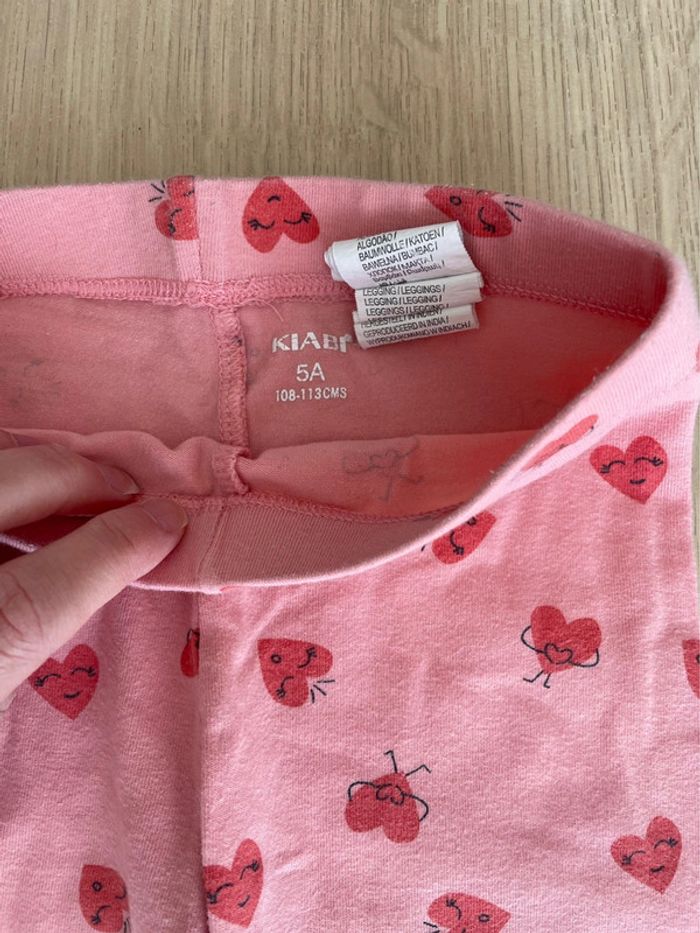 Legging 3/4 rose avec cœurs rouges fille taille 5 ans - photo numéro 2