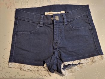 Short fille