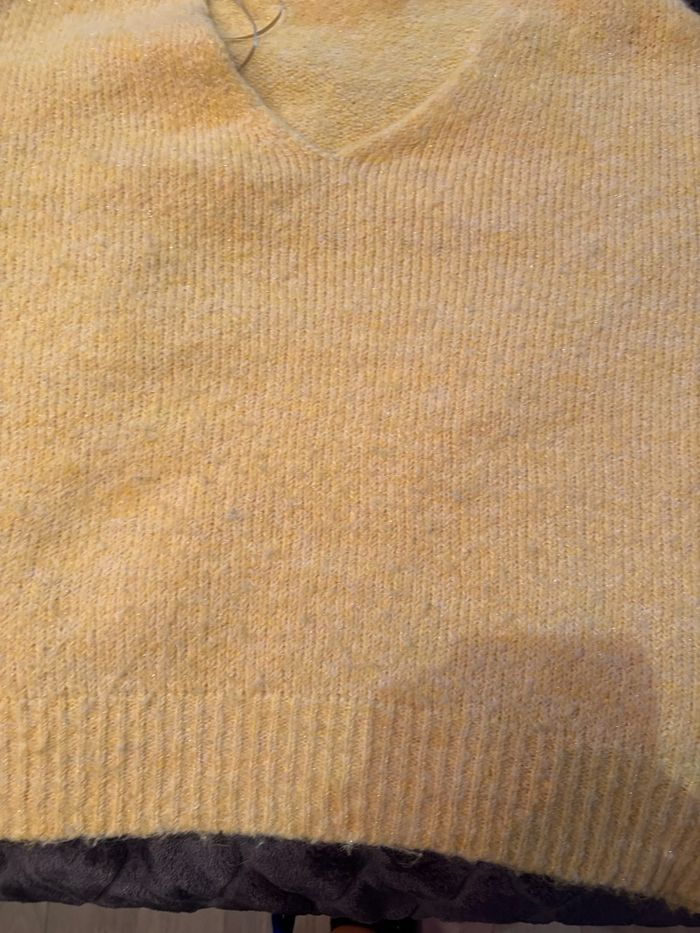 Pull chaud jaune - photo numéro 2