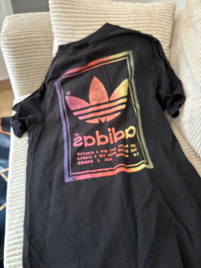 Tee shirt adidas coloré - photo numéro 2