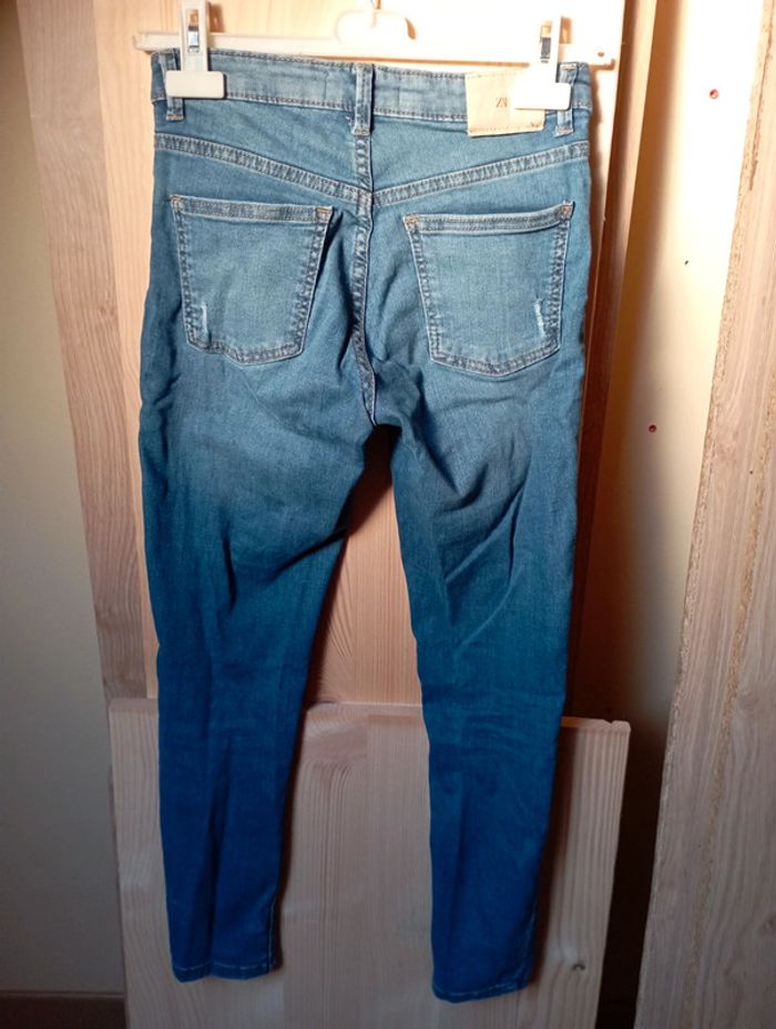 Jean bleu - photo numéro 3