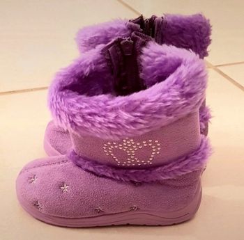 Bottes mauves fourrées comme neuves motif étoiles taille 20