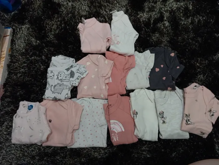Lot vêtements bébé fille taille naissance