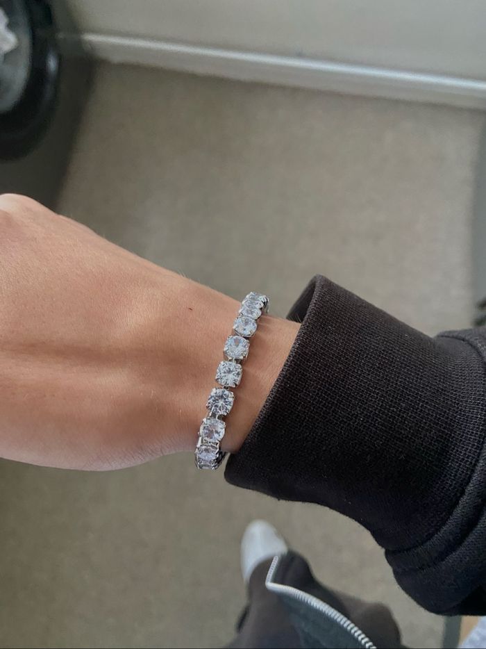 Bracelet argenté à grosses pierres brillantes - photo numéro 2
