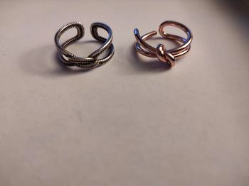 Lot de 2 bagues fantaisies neuves 19mm