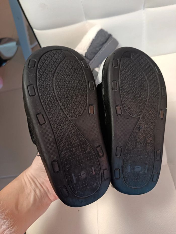 Chaussons taille 25/26 - photo numéro 4