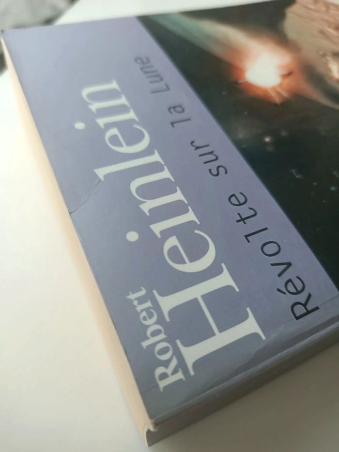 Livre révolte sur la lune (robert Heinlein / folio SF) - photo numéro 7
