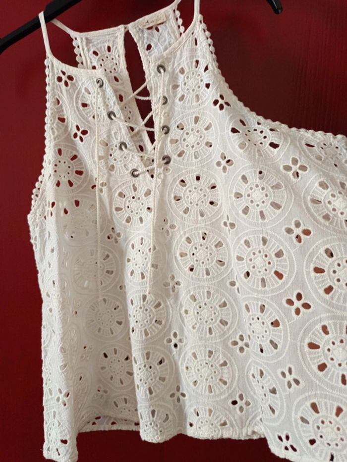 Top Hollister t.XS 100% coton dentelles 
couleur crème - photo numéro 2