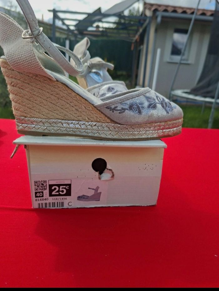 Chaussures a talon femme neuve taille 40 - photo numéro 2