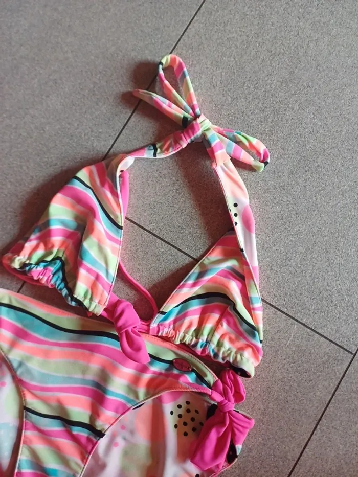 Joli maillot de bain reversible - photo numéro 4