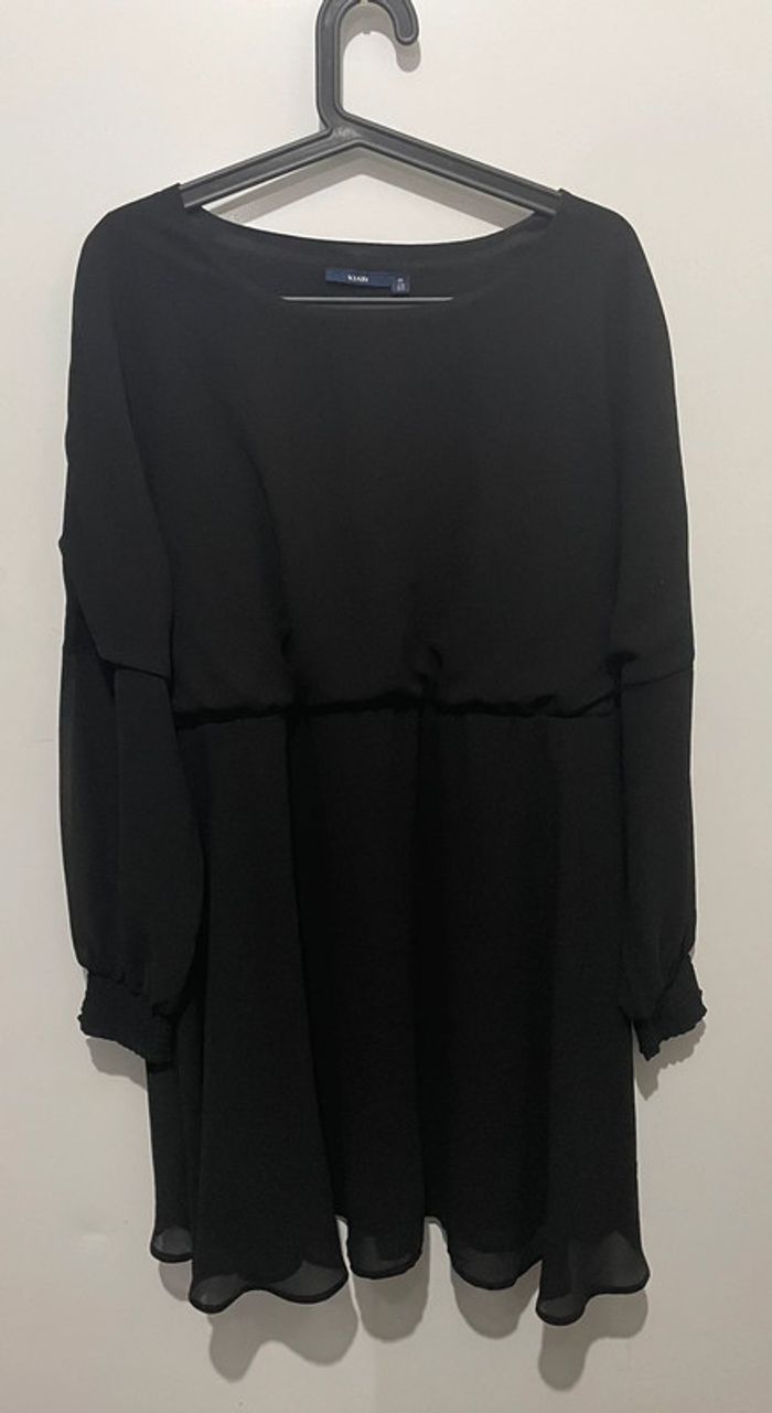 Robe noire - photo numéro 3