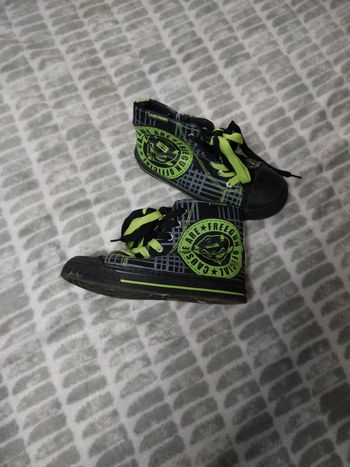 Baskets montantes à lacets noir et vert Freegun pointure 33