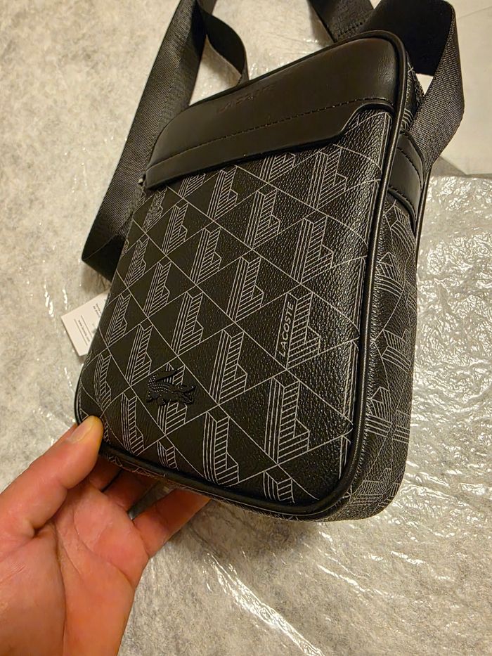 Sac à bandoulière Lacoste - photo numéro 3