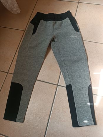Pantalon jogging gris et noir Puma 7-8 ans