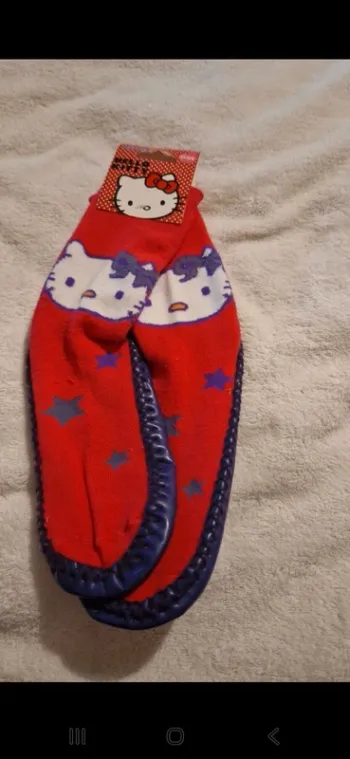 chaussons chaussettes Hello Kitty