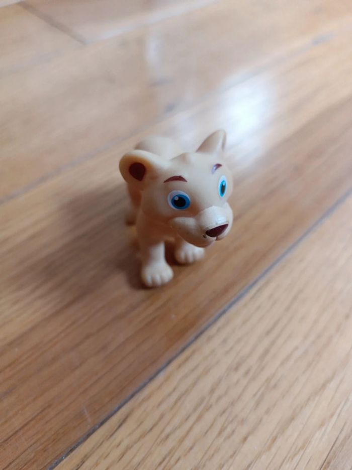 Figurine lionceau qui ressemble à Simba - photo numéro 3