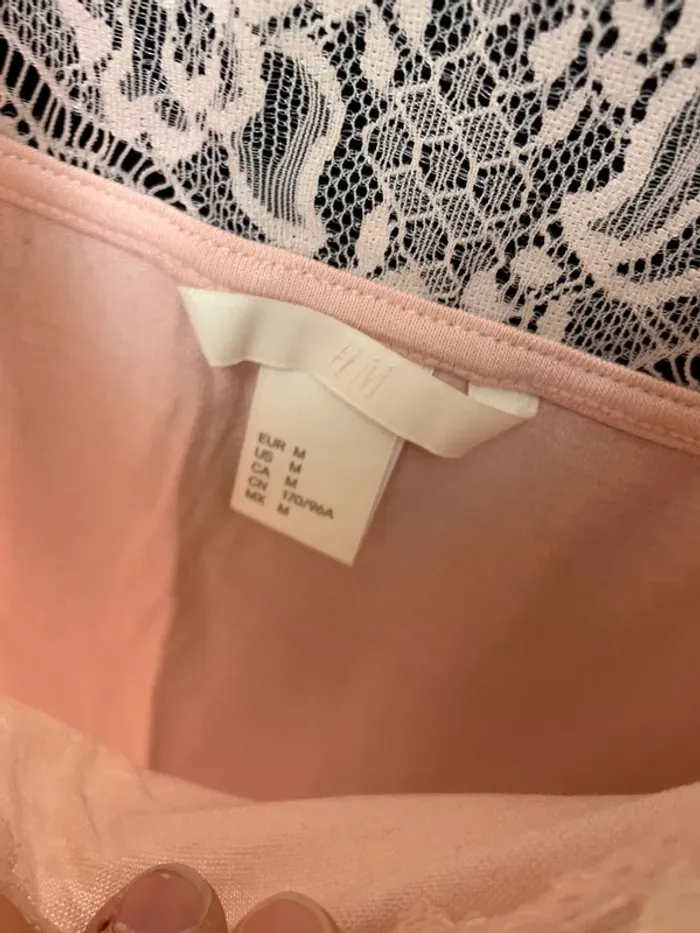 Débardeur rose en dentelle H&M taille M - photo numéro 3