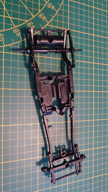 Châssis interne pièce détachée miniature Bburago Burago Alfa Romeo 2300 spider 1932 1/18 1/18e 1/18è