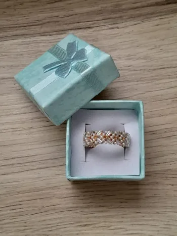 Bague, anneau avec petites perles, réglable pour doigts 54/56, couleur doré