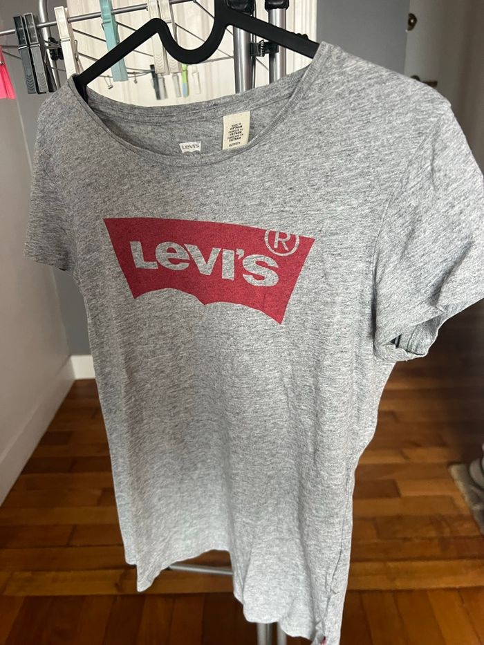 TEE shirt gris levi’s taille XS - photo numéro 3