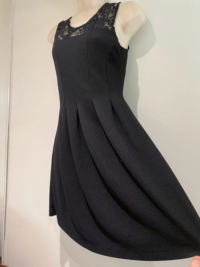 Petite robe noire, Pinky, taille S dentelle - photo numéro 4