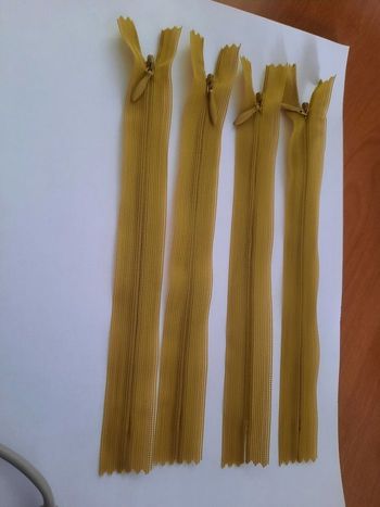 Fermeture éclair invisible neuf marron jaune vert kaki claire pantène color 131 environs 18cm idéal atelier couture