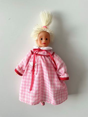 Petite poupée Pimprenelle