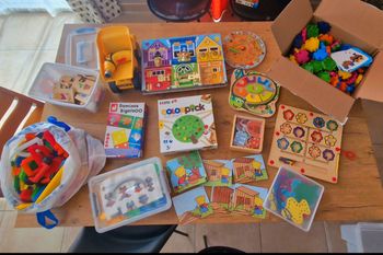 Lot de 15 jeux educatifs, manipulation,construction, réflexion